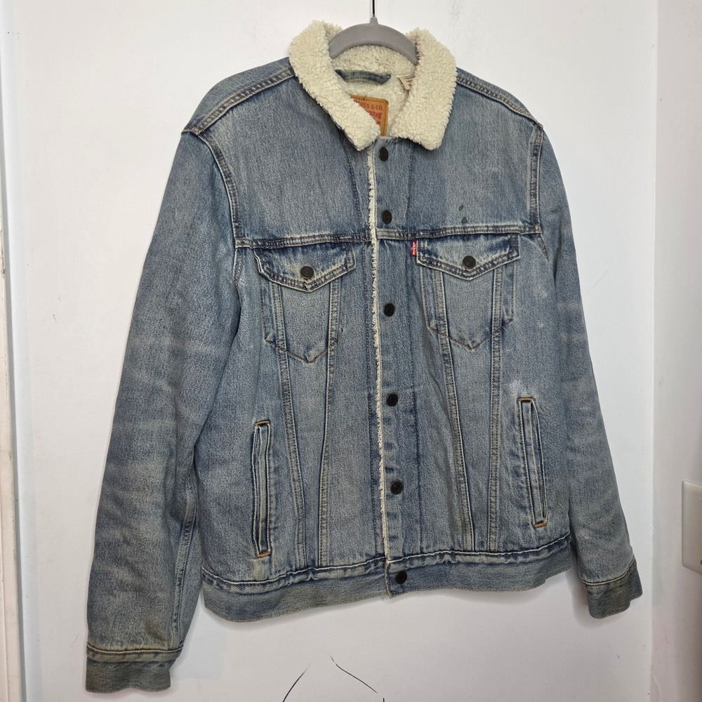 Levi Strauss & Co Mens Sherpa Lined Trucker Jacket Light Wash Blue Denim Size M
